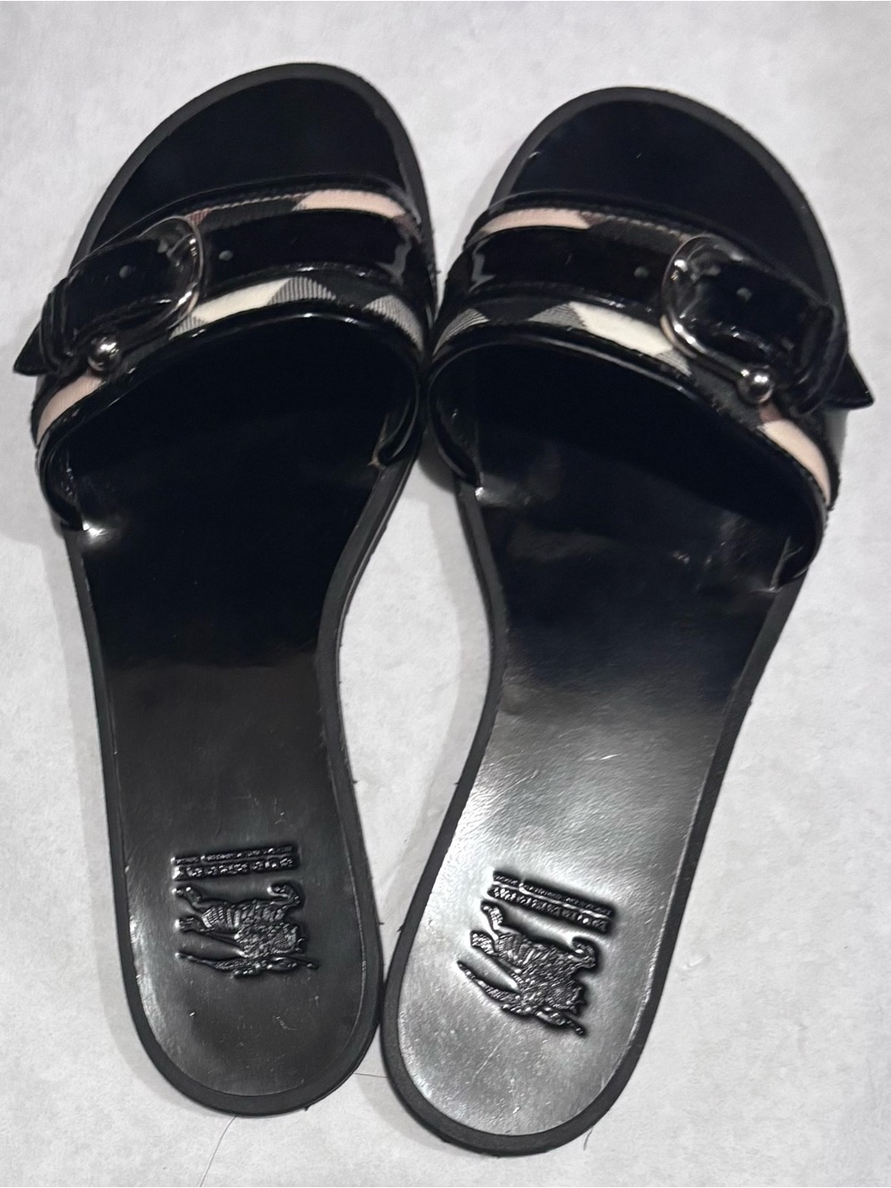 Burberry Black Patent Slide Sandals with Signature Check Strap - Picture 2 of 9